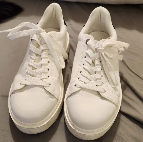 Torrid chunky lace up sneaker - Picture 2 of 4